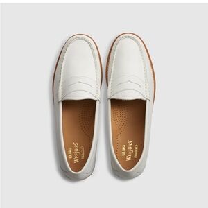 BNWOT Women’s G.H. Bass White Leather Whitney Weejuns US 10